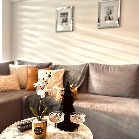 Downtown Apartments Family&Friends เชชูฟ ภายนอก รูปภาพ