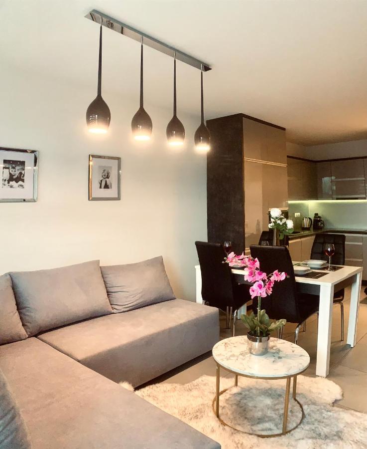 Downtown Apartments Family&Friends เชชูฟ ภายนอก รูปภาพ