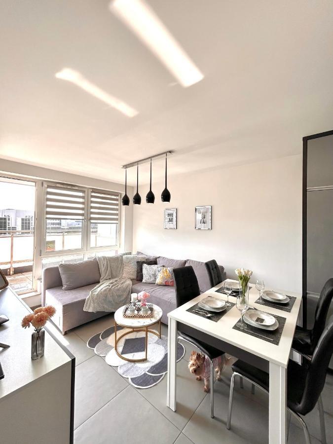 Downtown Apartments Family&Friends เชชูฟ ภายนอก รูปภาพ