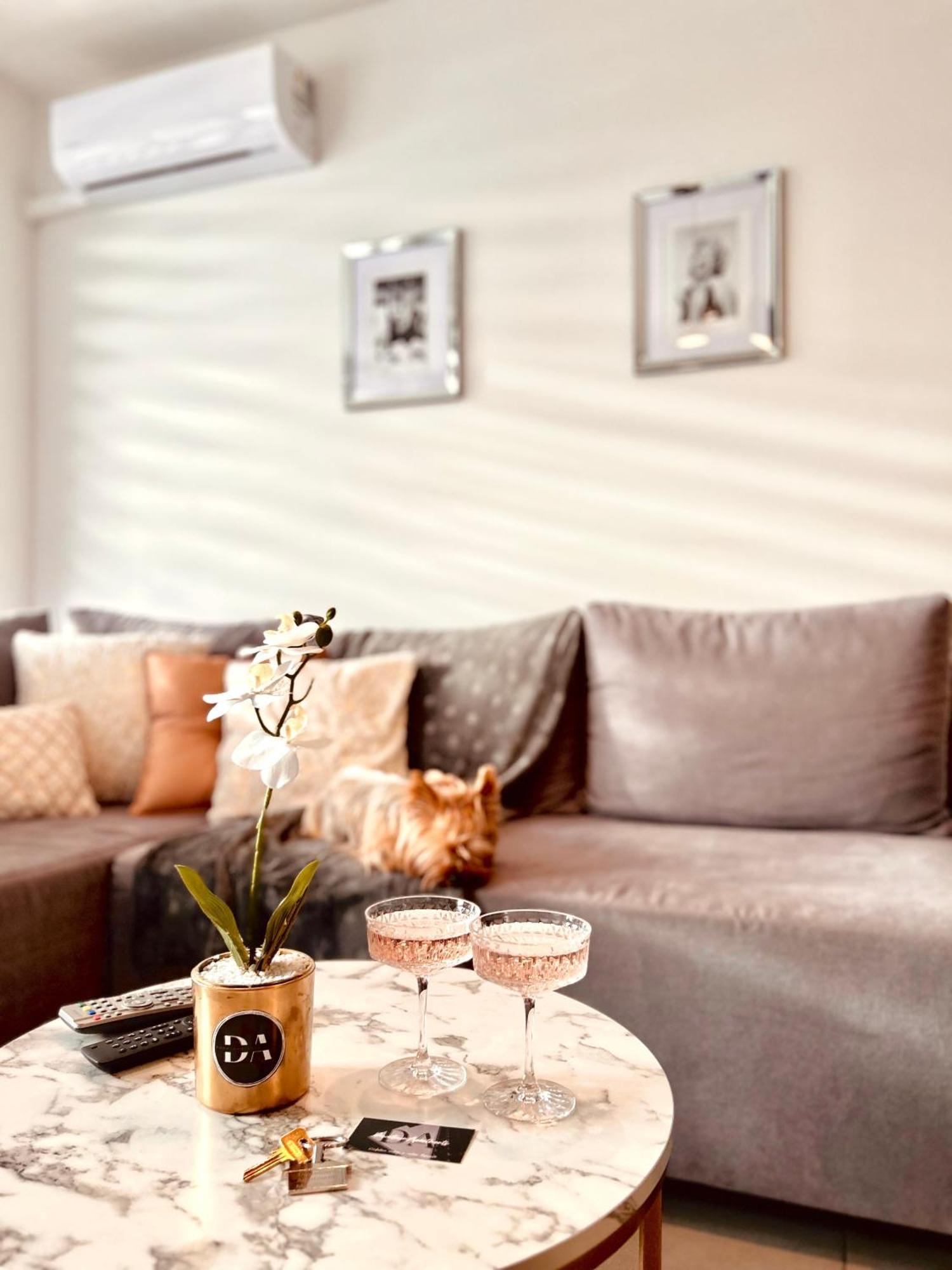 Downtown Apartments Family&Friends เชชูฟ ภายนอก รูปภาพ