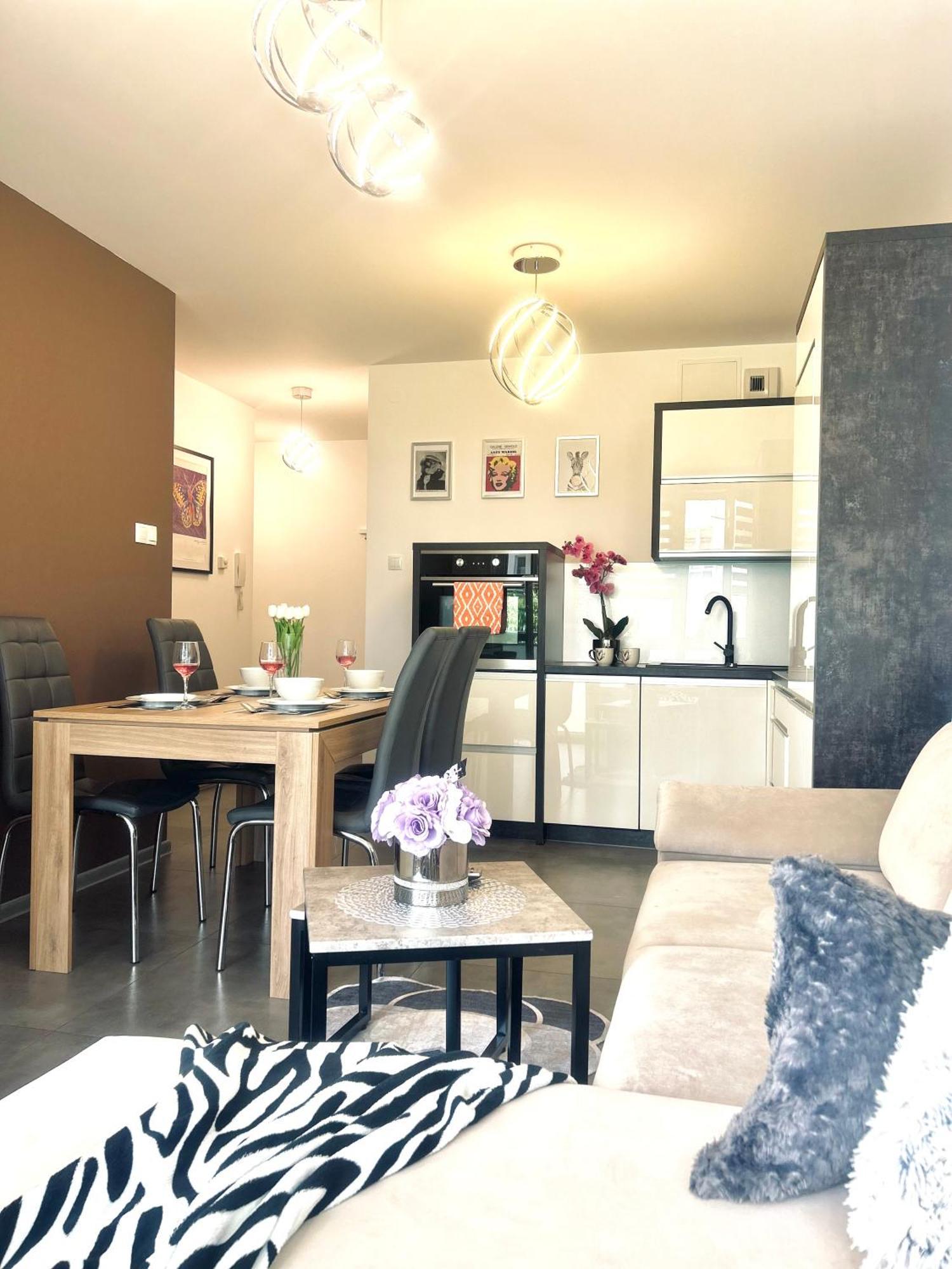 Downtown Apartments Family&Friends เชชูฟ ภายนอก รูปภาพ